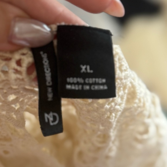 Crochet Top in Cream by New Directions - Picture 2 of 5